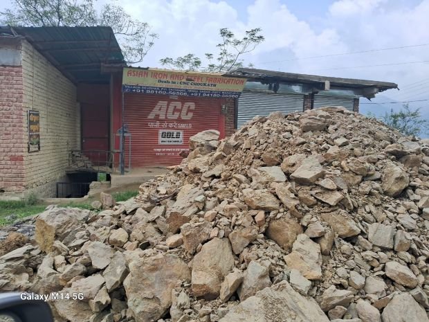 HP 23 Mandi NH 003 Devdhar (3)