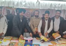 ਸਤ ਲੋਕ ਆਸ਼ਰਮ ਖਮਾਣੋਂ ਵਿਖੇ ਕਬੀਰ ਸਾਹਿਬ ਜੀ ਦੇ 508ਵੇ ਨਿਰਵਾਣ ਦਿਵਸ ਸਮਾਗਮ ਦੇ ਆਖਰੀ ਦਿਨ ਵਿਸੇਸ਼ ਤੌਰ ਤੇ ਪਹੁੰਚੇ ਸਾਬਕਾ ਮੰਤਰੀ ਡਾ: ਹਰਬੰਸ ਲਾਲ, ਵਿਵੇਕ ਜੈਨ, ਦੀਪਕ ਰਾਜੂ ਨੇ ਆਸ਼ੀਰਵਾਦ ਪ੍ਰਾਪਤ ਕੀਤਾ।