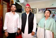 Akhilesh Yadav Meets Mamata Banerjee in Kolkata, Signals Opposition Unity and Democratic Solidarity