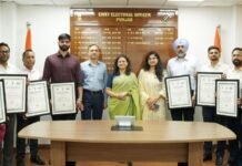 एस.आई.आर.-2026: सी.ई.ओ. पंजाब द्वारा घर-घर गणना चरण को समय से पहले पूरा करने के लिए ई.आर.ओज़. का सम्मान