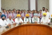 ਪੰਜਾਬ ਦੇ ਹੋਣਹਾਰ ਵਿਦਿਆਰਥੀਆਂ ਨਾਲ ਮੁੱਖ ਮੰਤਰੀ ਭਗਵੰਤ ਮਾਨ ਦੀ ਮੁਲਾਕਾਤ, ਵਿਸ਼ਵ ਪੱਧਰੀ ਸਿੱਖਿਆ ਦੇਣ ਲਈ ਸਰਕਾਰ ਵਚਨਬੱਧ